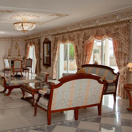 Alarita Villa