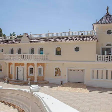 Villa Alarita *