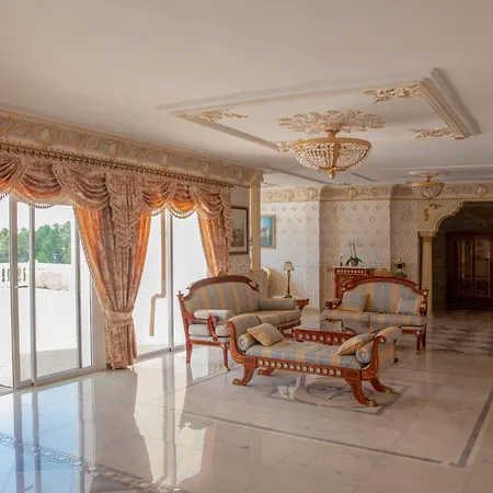Alarita Villa
