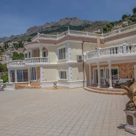 Villa Alarita *